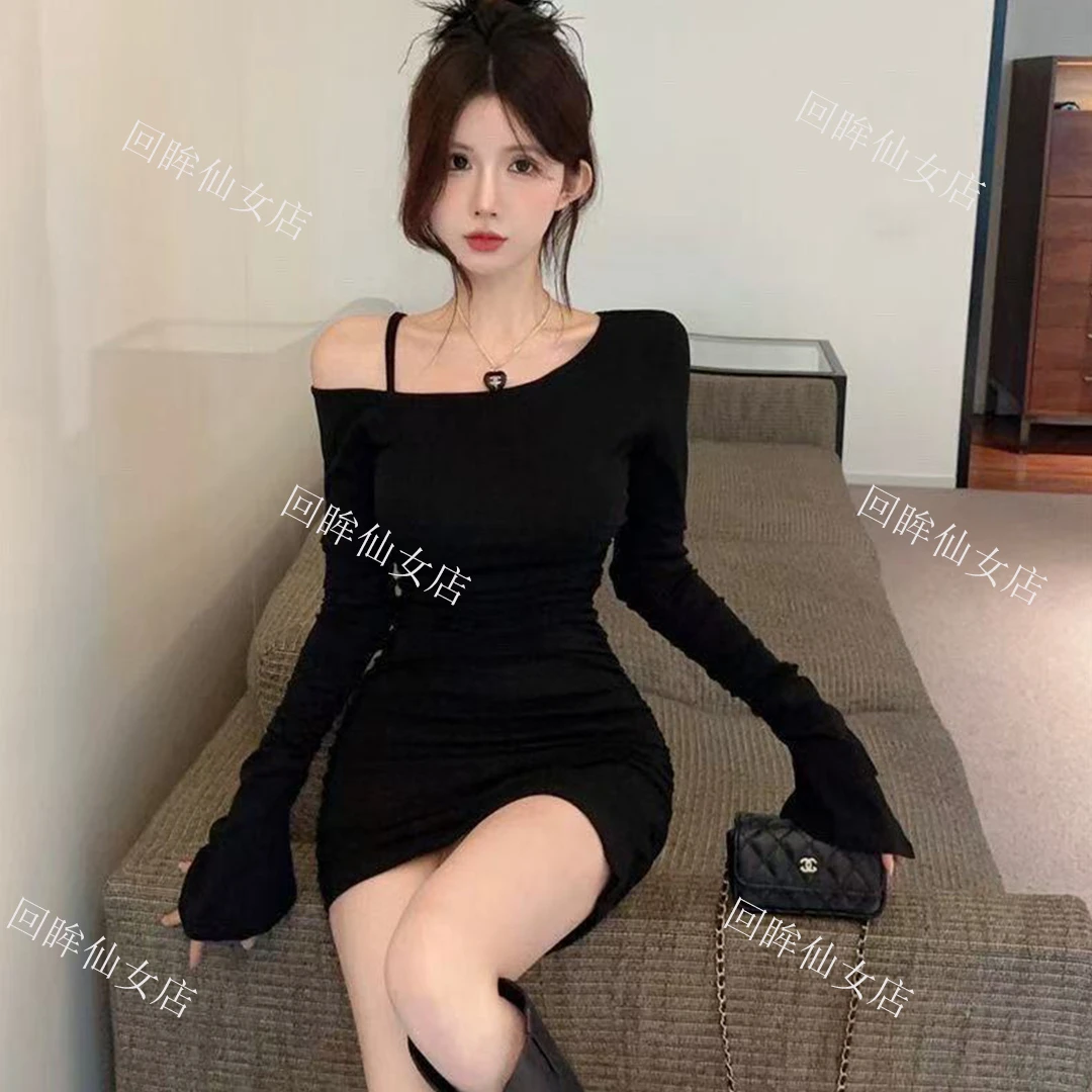 黑色气质斜露单肩内搭辣妹连衣裙女新款长袖包臀收腰仙女性感显瘦