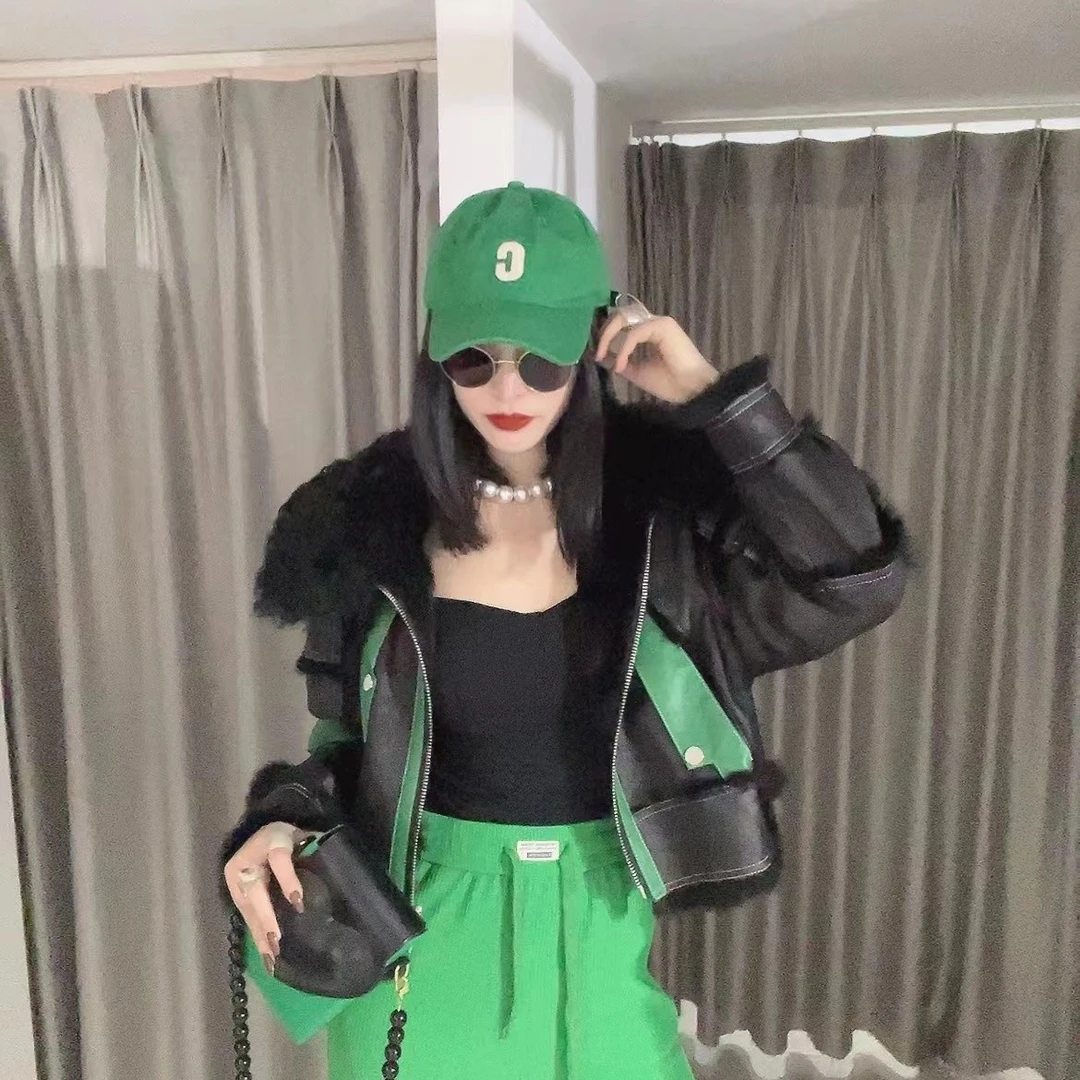 君君精选 黑绿撞色皮毛一体派克短款外套女装