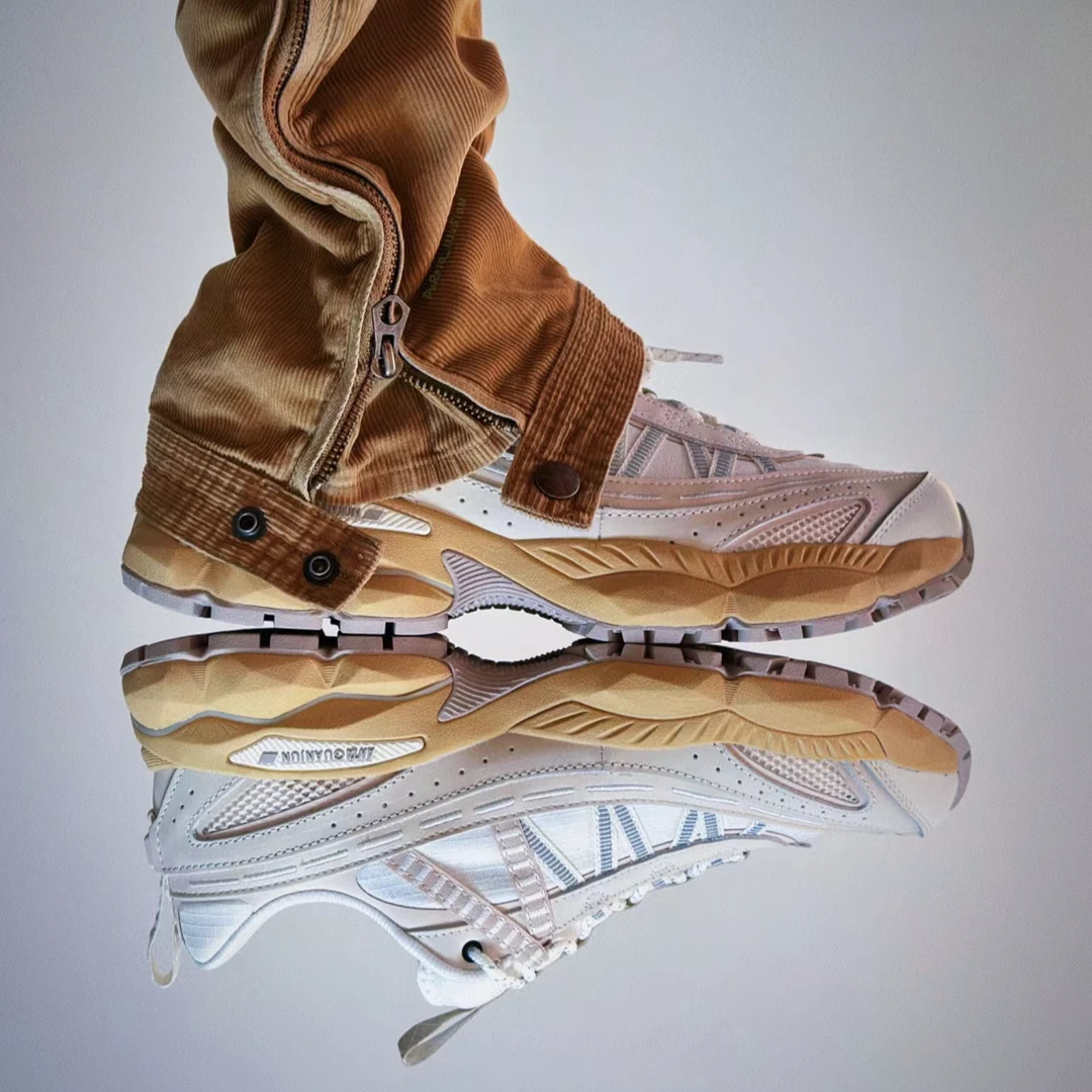 【王一博同款】安踏冠军AG02丨全天候男女休闲鞋运动鞋112418802A