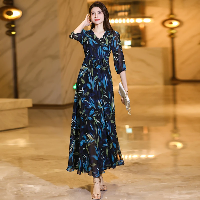 2025年新款V领时尚气质连衣裙收腰遮肚显瘦中年妈妈裙4010