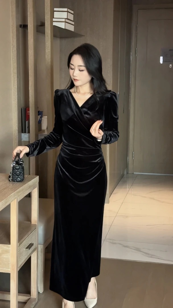 【连衣裙】JINGJIE STUDIO敬姐 秋季轻奢气质长袖丝绒连衣裙 9925