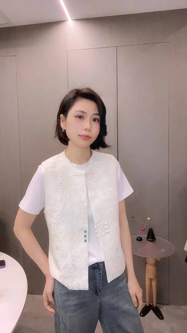 新中式老钱风提花盘扣马甲女2024春季新款宽松国风坎肩百搭背心