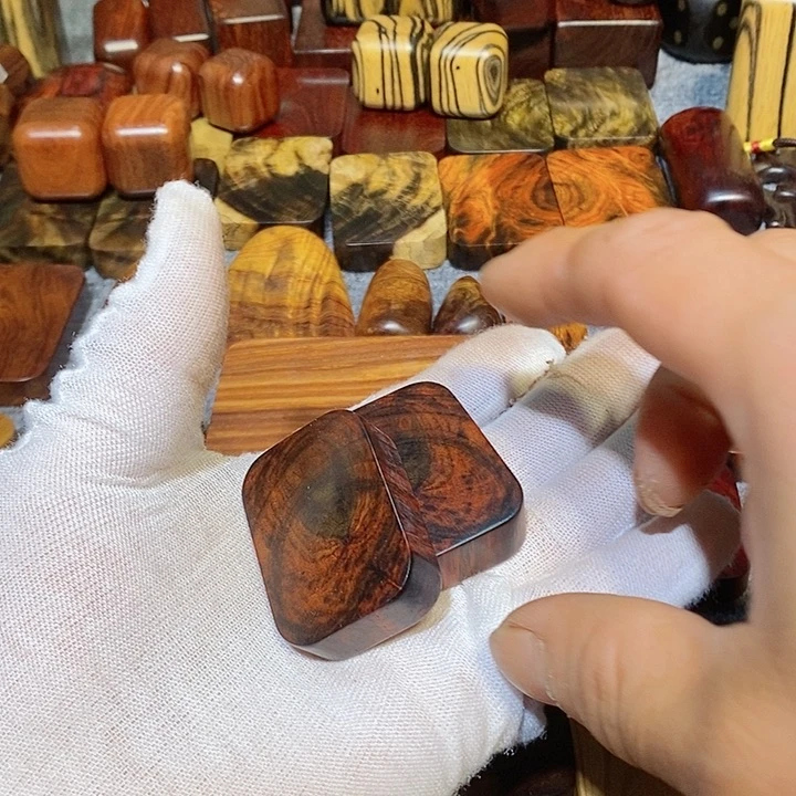 木慕**甫木质把玩件58896个