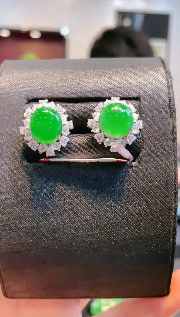 【闪购商品】翡翠颈饰18K金镶嵌A50天然A货翡翠耳饰