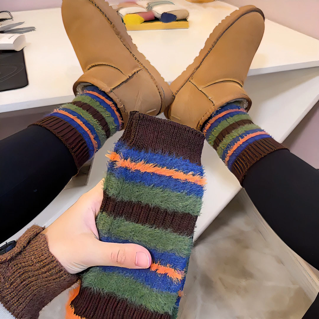 【新人福利】韩版拼色条纹撞色仿貂毛茸茸袜子女中筒复古美式潮袜