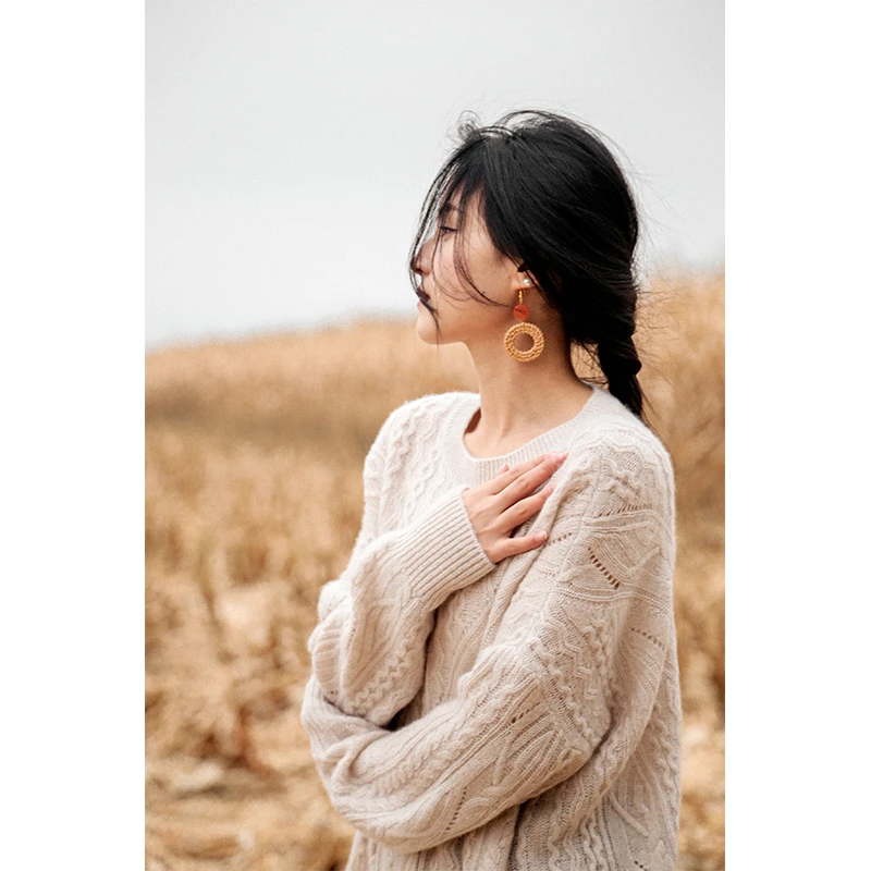 润帛 镂空钩花纯羊绒优雅宽松上衣 螺纹边圆领针织绞花慵懒感套衫