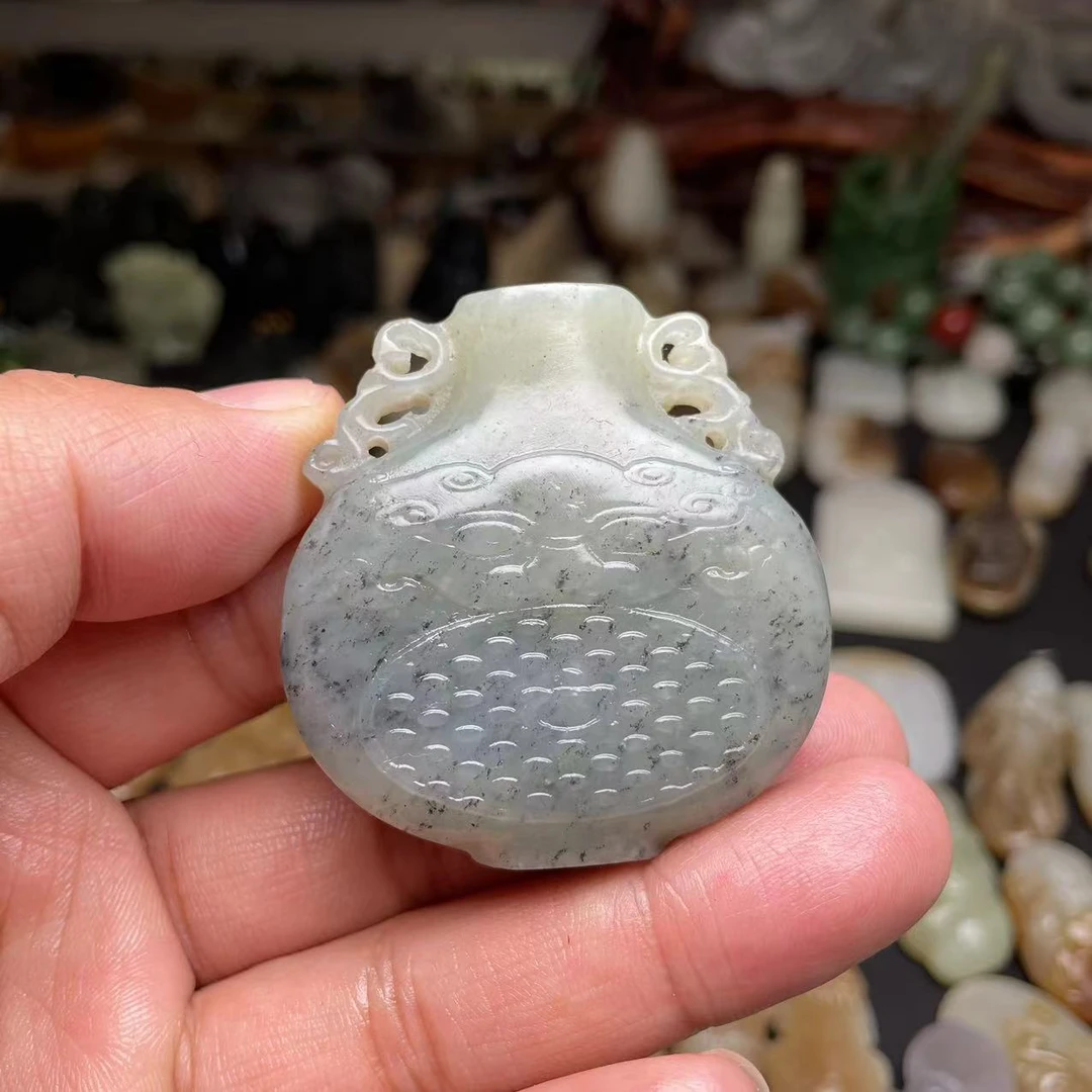 新疆和田玉青花宝瓶挂件吊坠手玩件饰品古风雕刻男女保平安玉坠