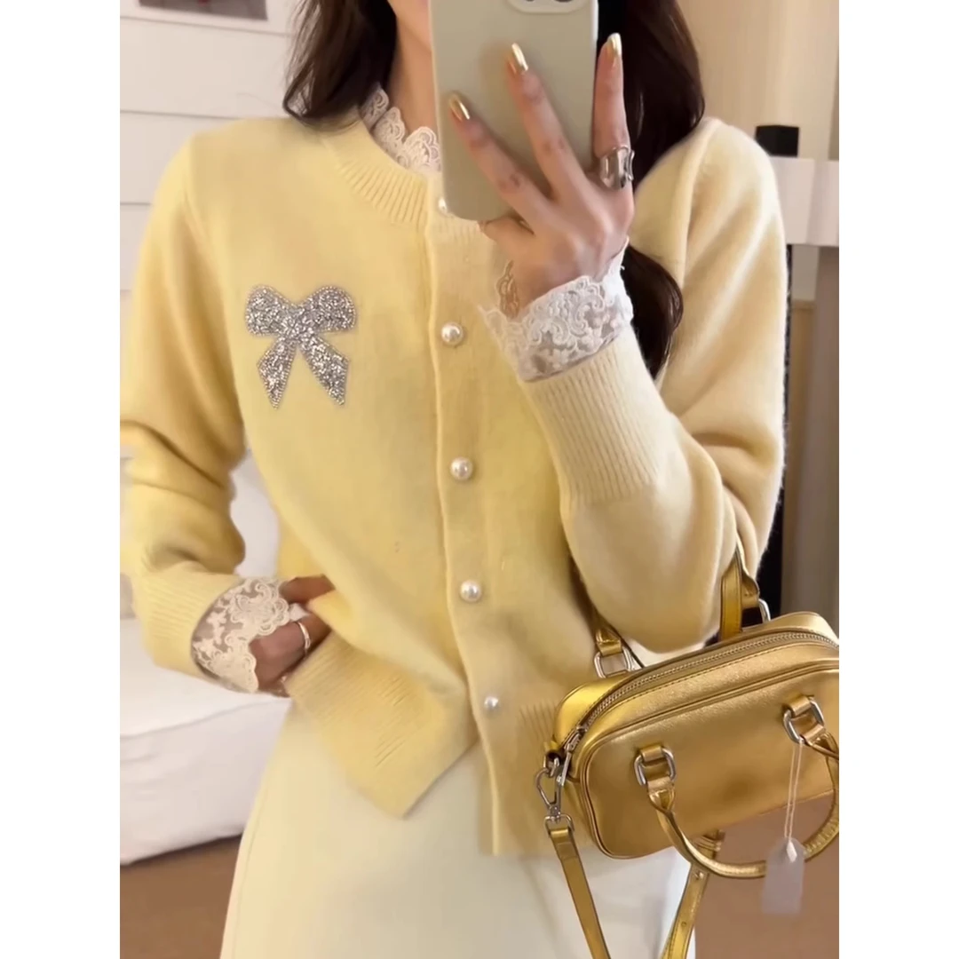 法式软糯蕾丝花边烫钻蝴蝶结针织开衫女秋冬新款显瘦拼接毛衣上衣