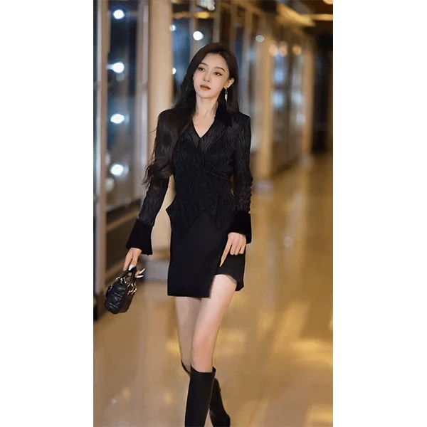 欧货设计感轻熟风植绒微透V领长袖上衣收腰显瘦赫本风长袖上衣