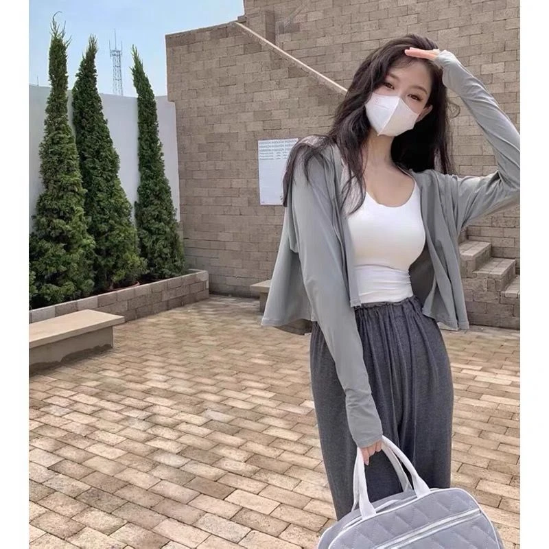 短款开衫防晒衣女款2023新款夏季宽松薄款冰丝透气防晒服上衣外套