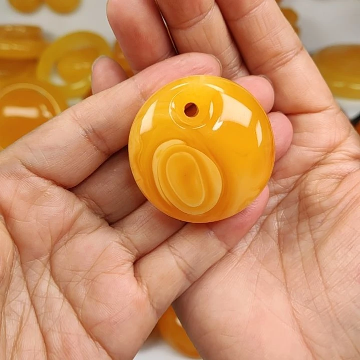 蜜蜡吊坠(赠链)未镶嵌