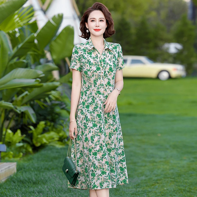 2024夏装新款妈妈连衣裙洋气中年高贵气质时尚显瘦遮肚中老年人女