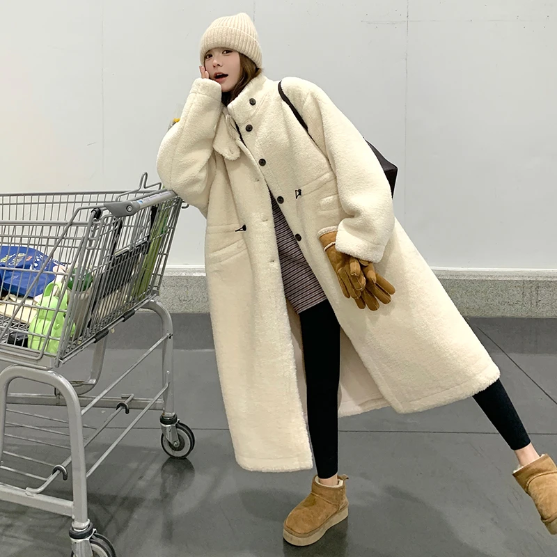 白色今年流行爆款羊羔毛外套女中长款2024冬新款加厚过膝皮毛一体
