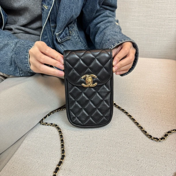 95新 Chanel/香奈儿 上海包展/手机包/成色直播间为准