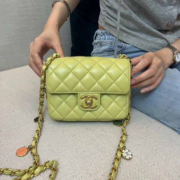 95新 Chanel/香奈儿 杭州包展/徽章方胖子包/成色直播间为准