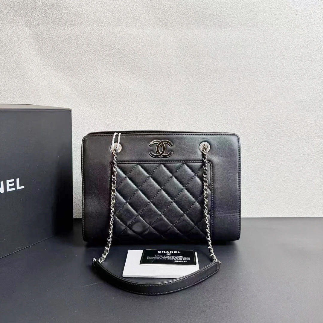 95新 Chanel/香奈儿 98新 奢总管/tote包/镭射23开有卡
