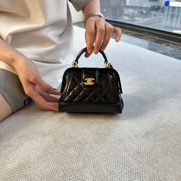 95新 Chanel/香奈儿 苏州包展/ 24a mini小手提包/成色直播间为准