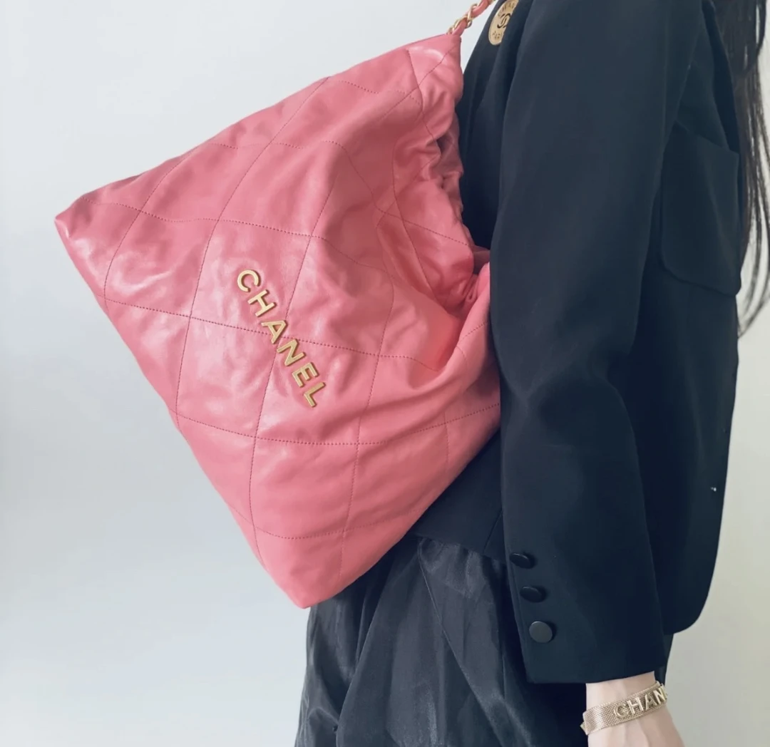 95新 Chanel/香奈儿 98新 奢总管/中号 22bag包 芯片