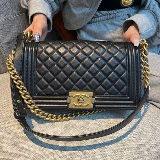 95新 Chanel/香奈儿 合肥包展/中号leboy包 /成色直播间为准