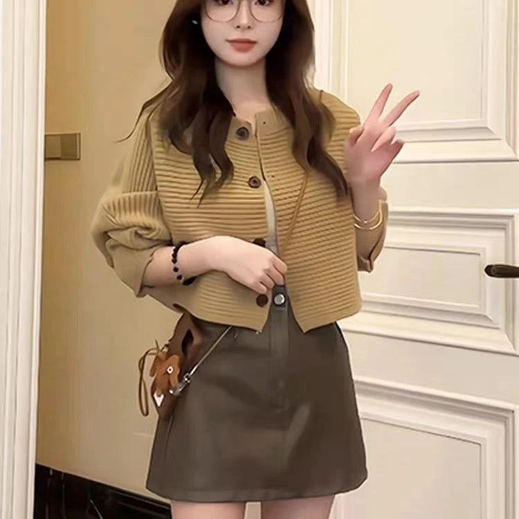 短款针织毛衣女款2024新款秋冬季宽松慵懒高级感毛衣开衫外套上衣