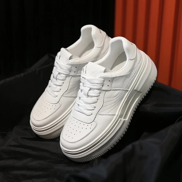 1317春季新款休闲运动百搭小白鞋皮面板鞋厚底外增高女鞋子潮时尚