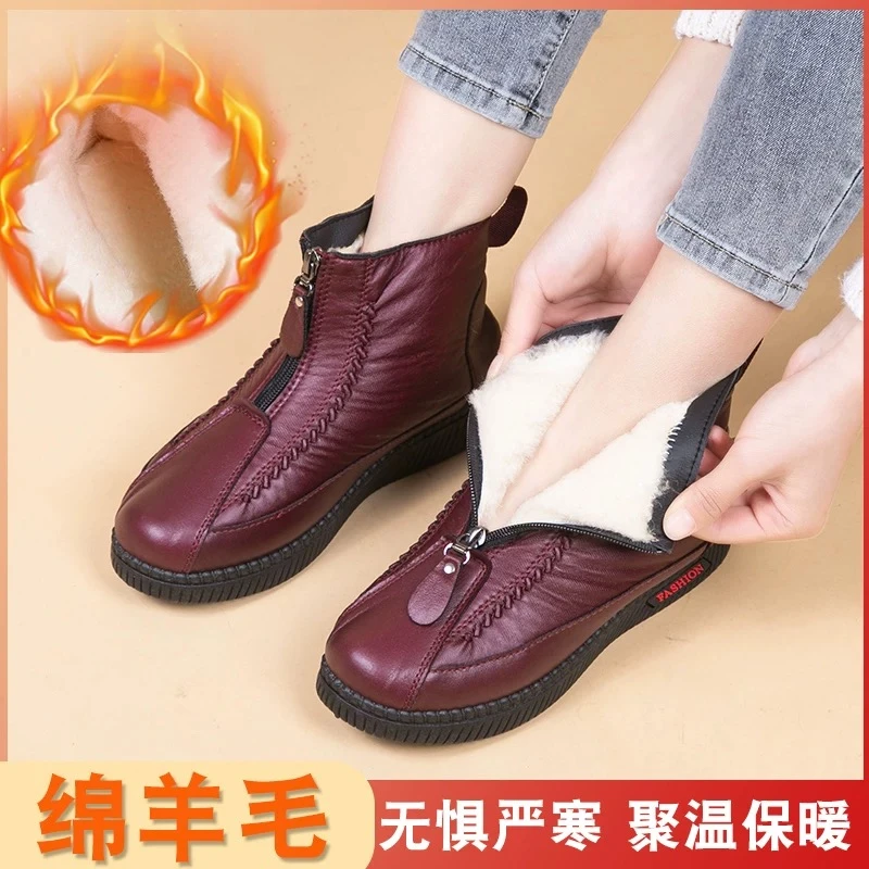 新款女式冬季绵羊毛加厚保暖舒适百搭时尚高筒防滑软底妈妈鞋棉靴