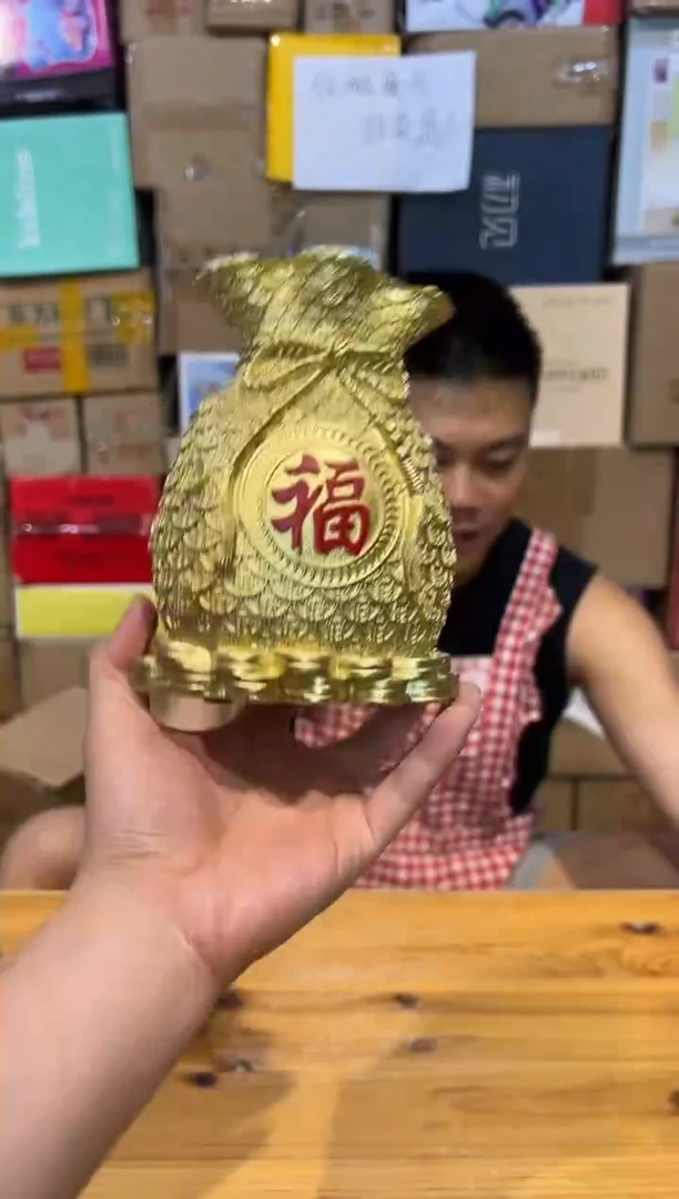 【闪购商品】杯金色福袋树脂材质