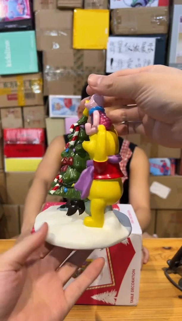 【闪购商品】杯树脂维尼皮杰猪圣诞树摆件