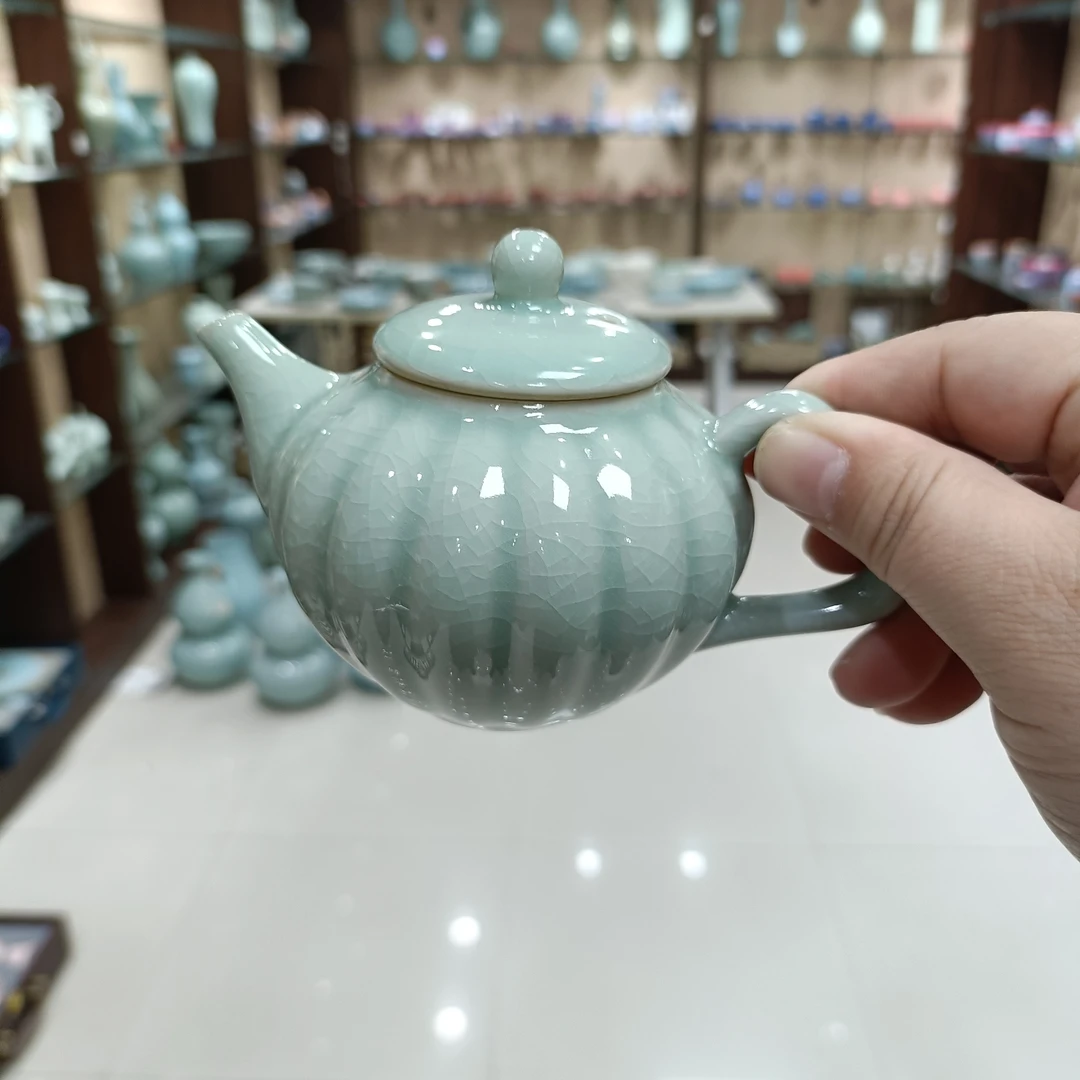微瑕原矿汝瓷粉青小菊壶0500