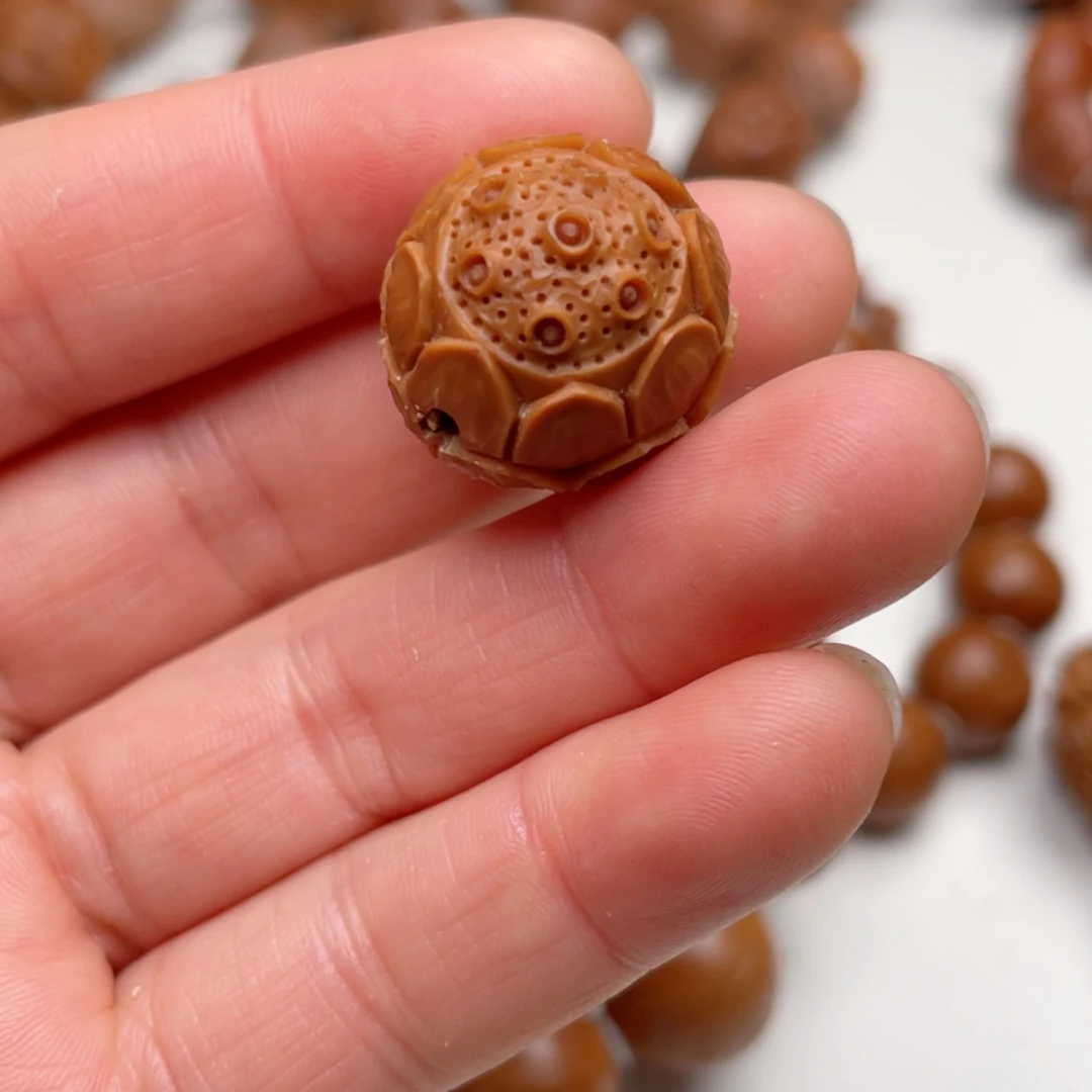 【闪购商品】橄榄核核雕沉**语