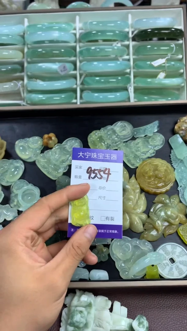 【闪购商品】蛇纹石玉颈饰未镶嵌9554