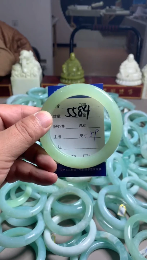 【闪购商品】蛇纹石玉手镯未镶嵌5584