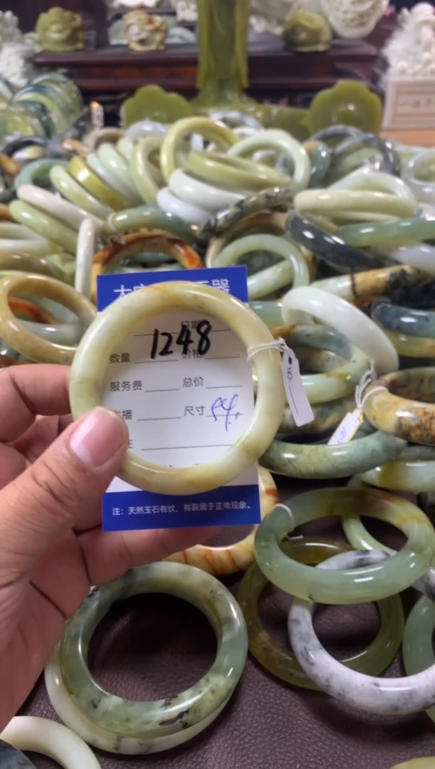 【闪购商品】蛇纹石玉手镯未镶嵌1248
