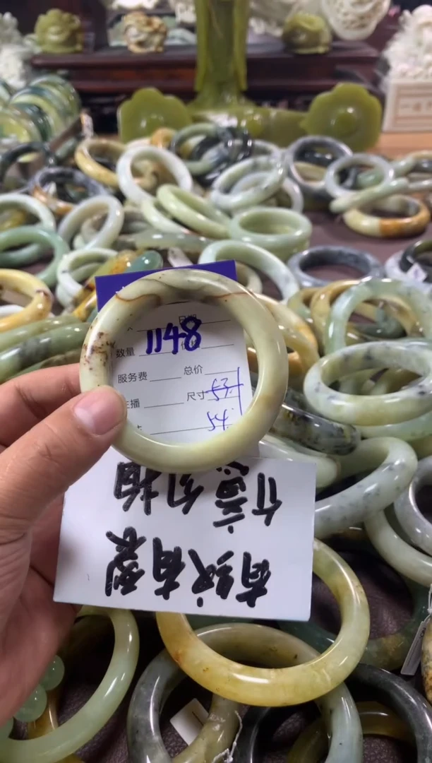 【闪购商品】蛇纹石玉手镯未镶嵌1148