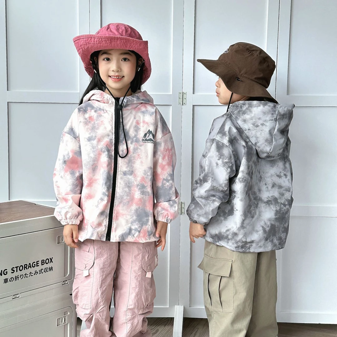 儿童秋冬款炫彩加绒外套男女童休闲连帽上衣 WT24155