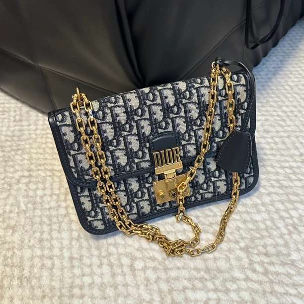 95新  上海自播/迪奥单肩包