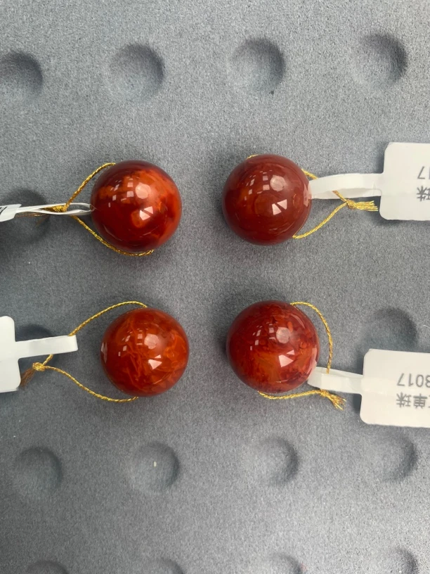 555南红满肉牛血红火焰纹单株卡17mm+多样性发一件