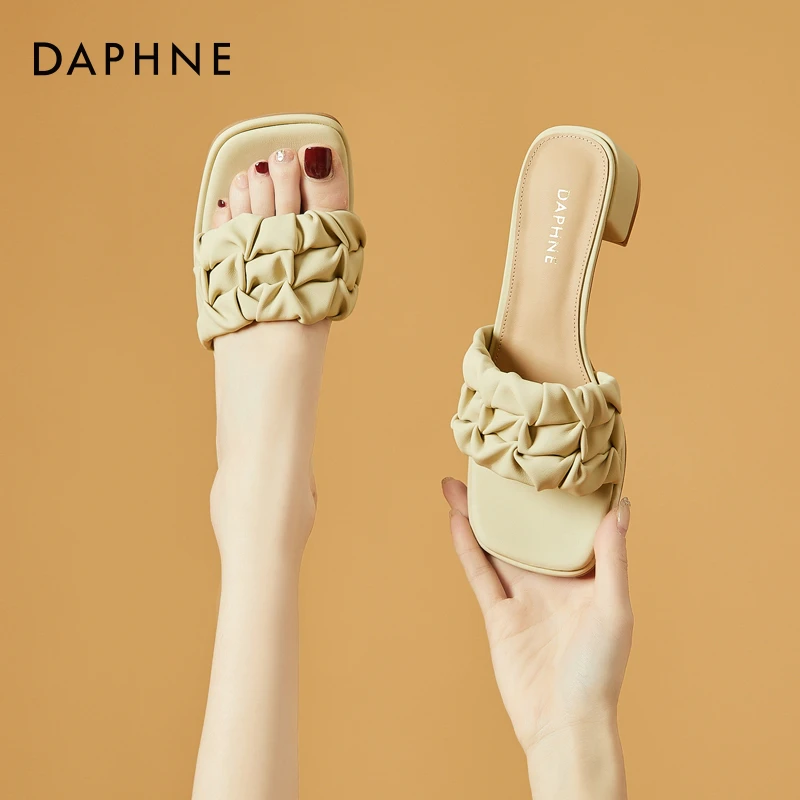 达芙妮洋气网红凉拖鞋2025年舒适夏轻奢小众百搭时尚外穿女款拖鞋