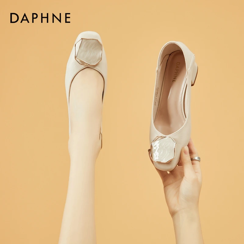 达芙妮爆款网红单鞋2026春季方头粗跟百搭浅口小皮鞋配裙子女鞋子