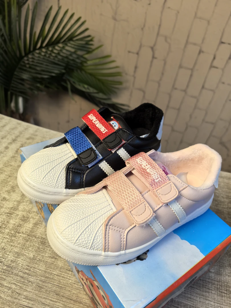 加绒儿童运动低帮板鞋女童保暖冬季潮鞋男童韩版休闲棉鞋