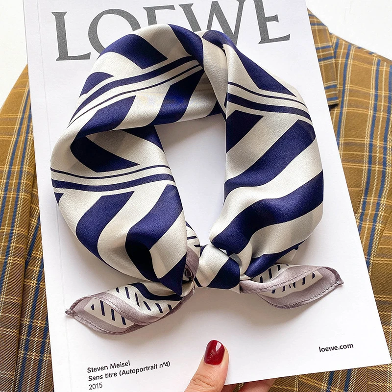 100%桑蚕丝真丝小方巾春秋薄款丝巾女百搭简约条纹领巾搭西装围巾