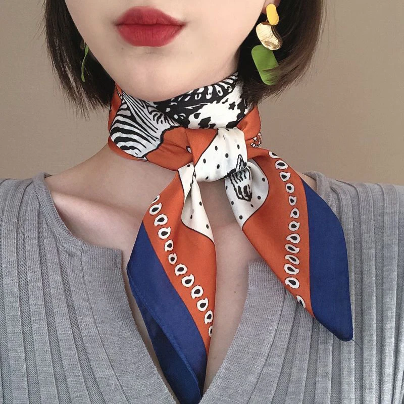 新款70小方巾丝巾洋气橘红百搭围巾女时尚护颈椎围脖衣服装饰文艺