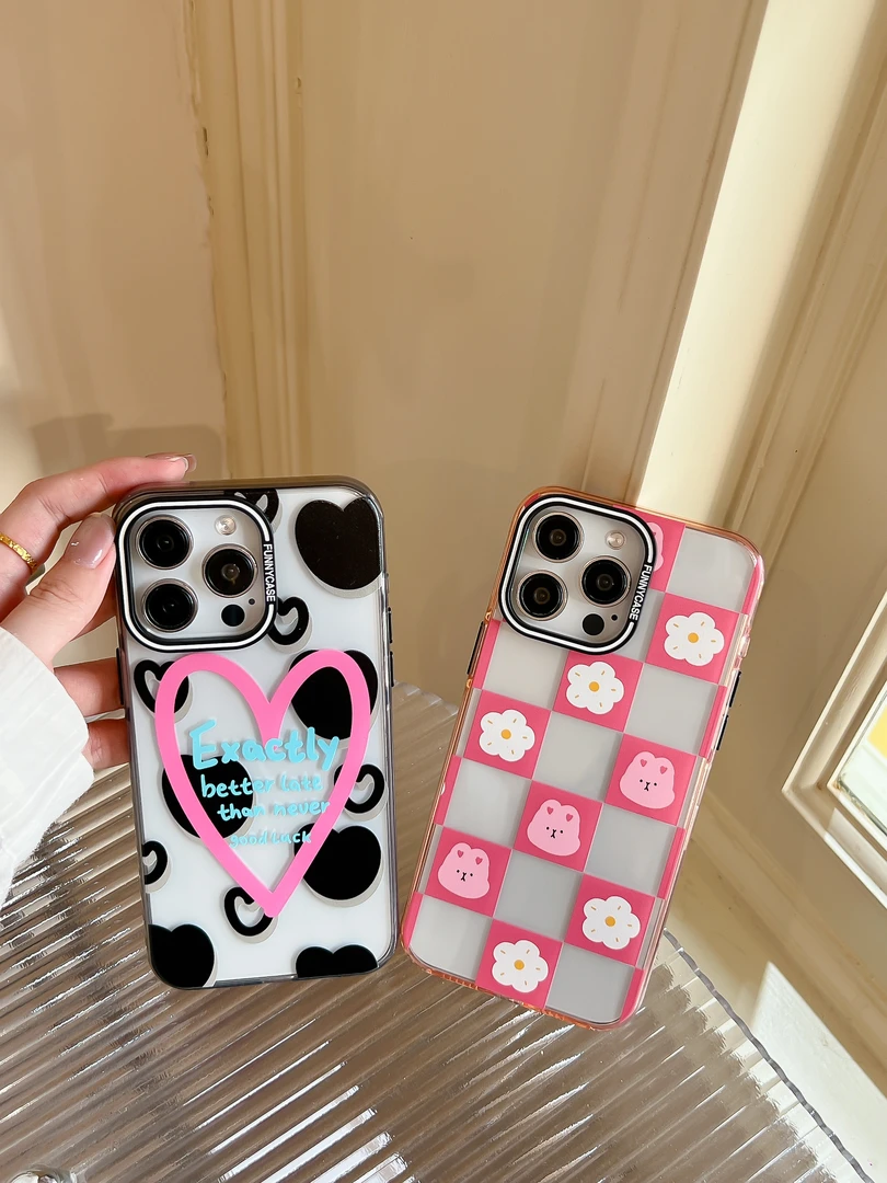 潮牌插画师【超透真彩芬尼壳系列】小花花兔子/爱心/Phone 13/14/15