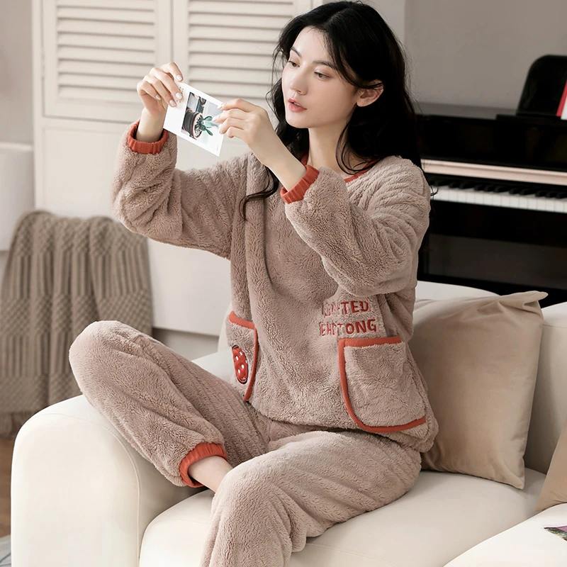 新款珊瑚绒睡衣女秋冬季加绒加厚法兰绒保暖家居服妈妈长袖套装