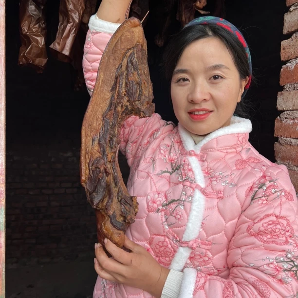 乡妹九儿湖南农家柴火烟熏藏香猪腊肉 【现场称重】