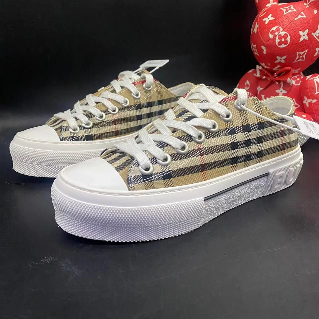 【AO福利】BURBERRY/博柏利 38欧码 男士经典格纹帆布休闲板鞋gl216
