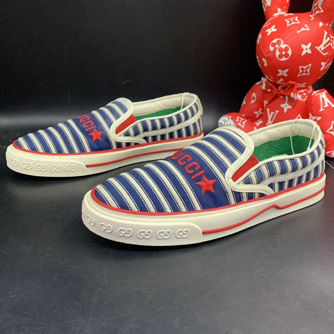 【聚星福利】GUCCI/古驰95新男士休闲时尚条纹1977一脚蹬板鞋39欧码