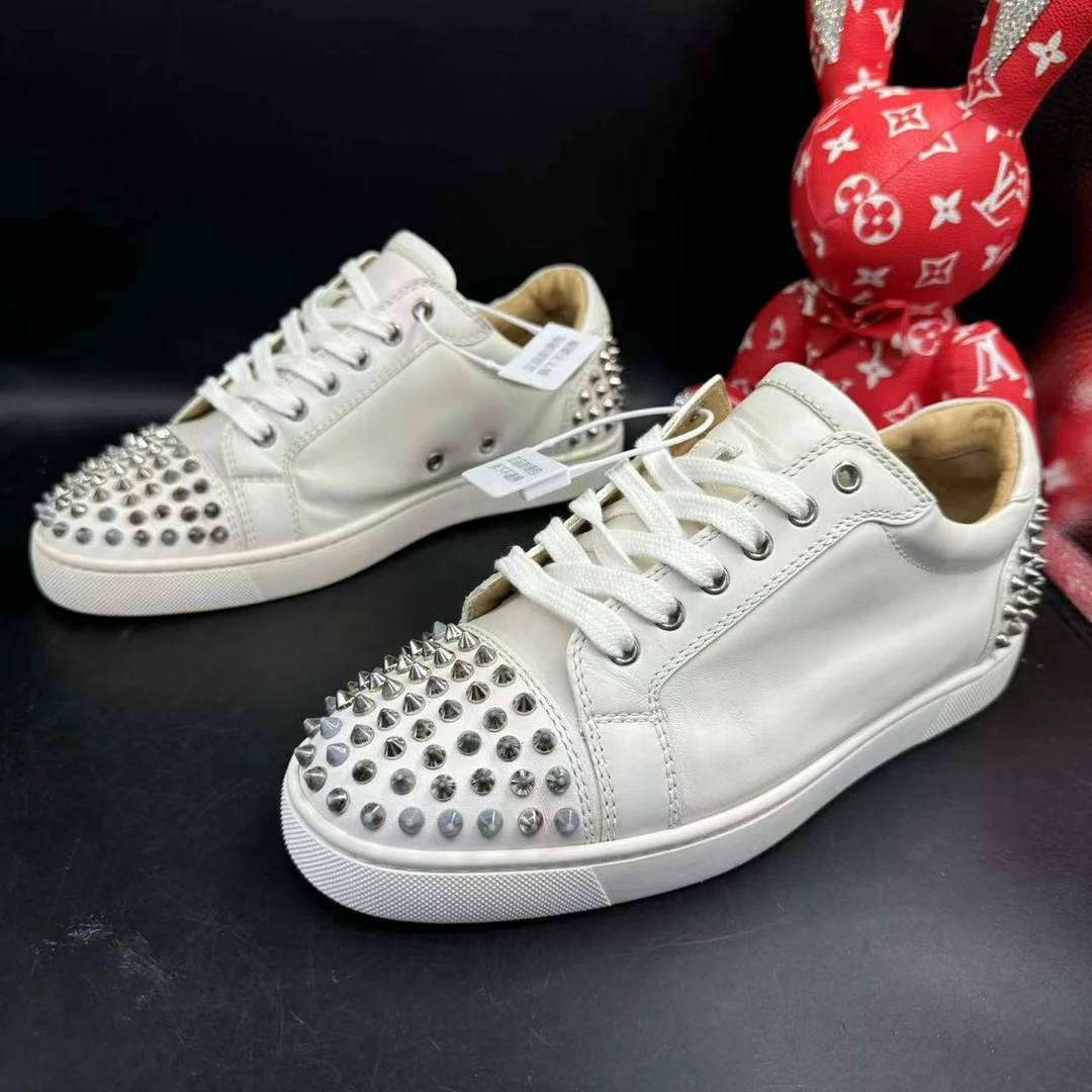 【AO福利】Christian Louboutin/路铂廷 40.5欧码 白色铆钉休闲板鞋