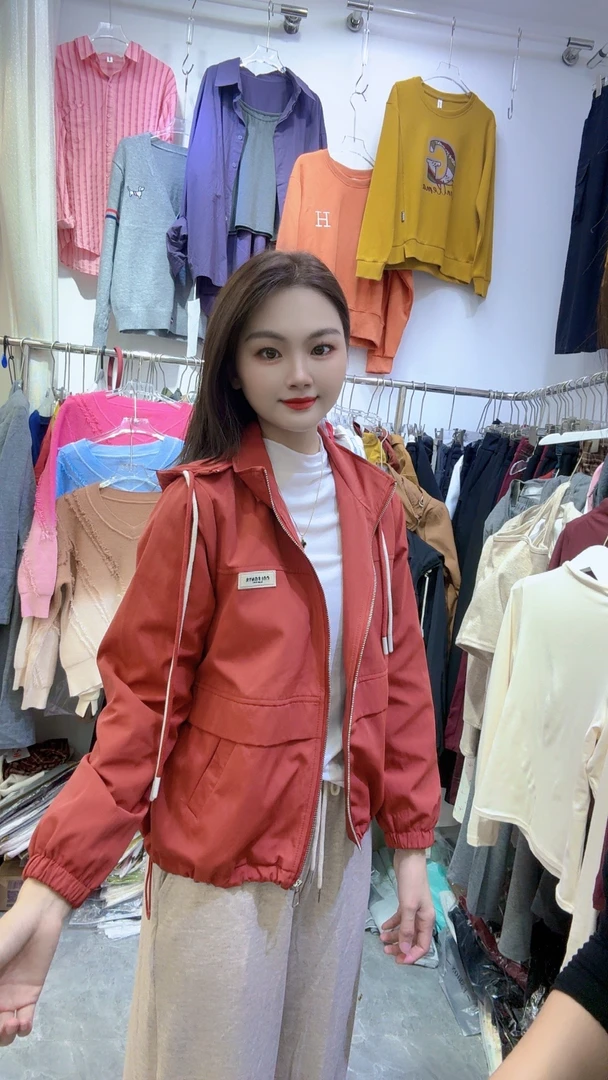 835洋气时尚百搭连帽薄外套