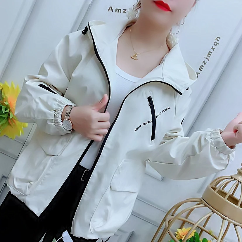 冲锋衣外套女2024秋季新款韩版宽松连帽休闲运动夹克短款工装上衣